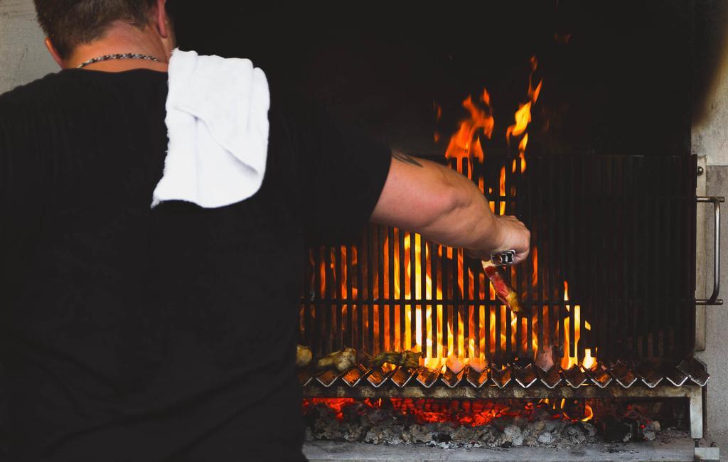 Logis Hotel Lons-Le-Saunier - Restaurant Le Grill Exterior photo