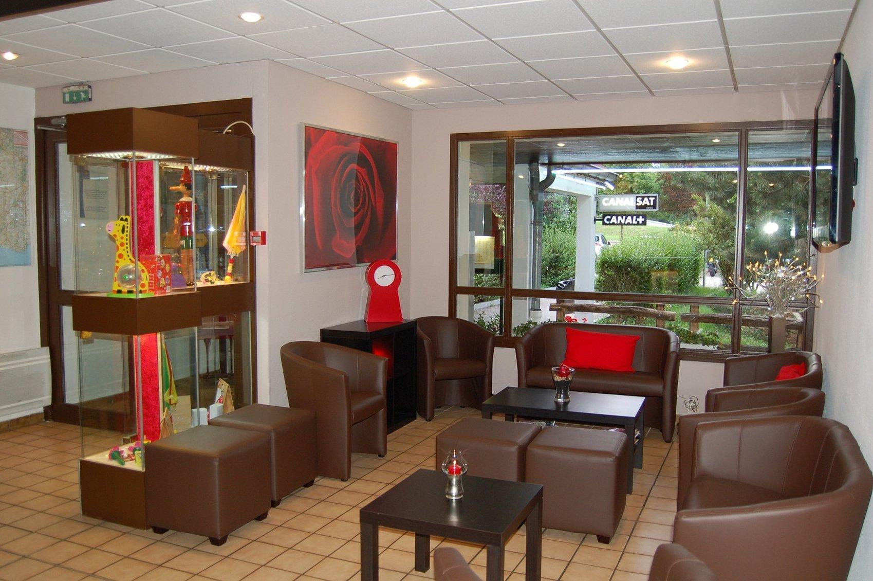 Logis Hotel Lons-Le-Saunier - Restaurant Le Grill Exterior photo