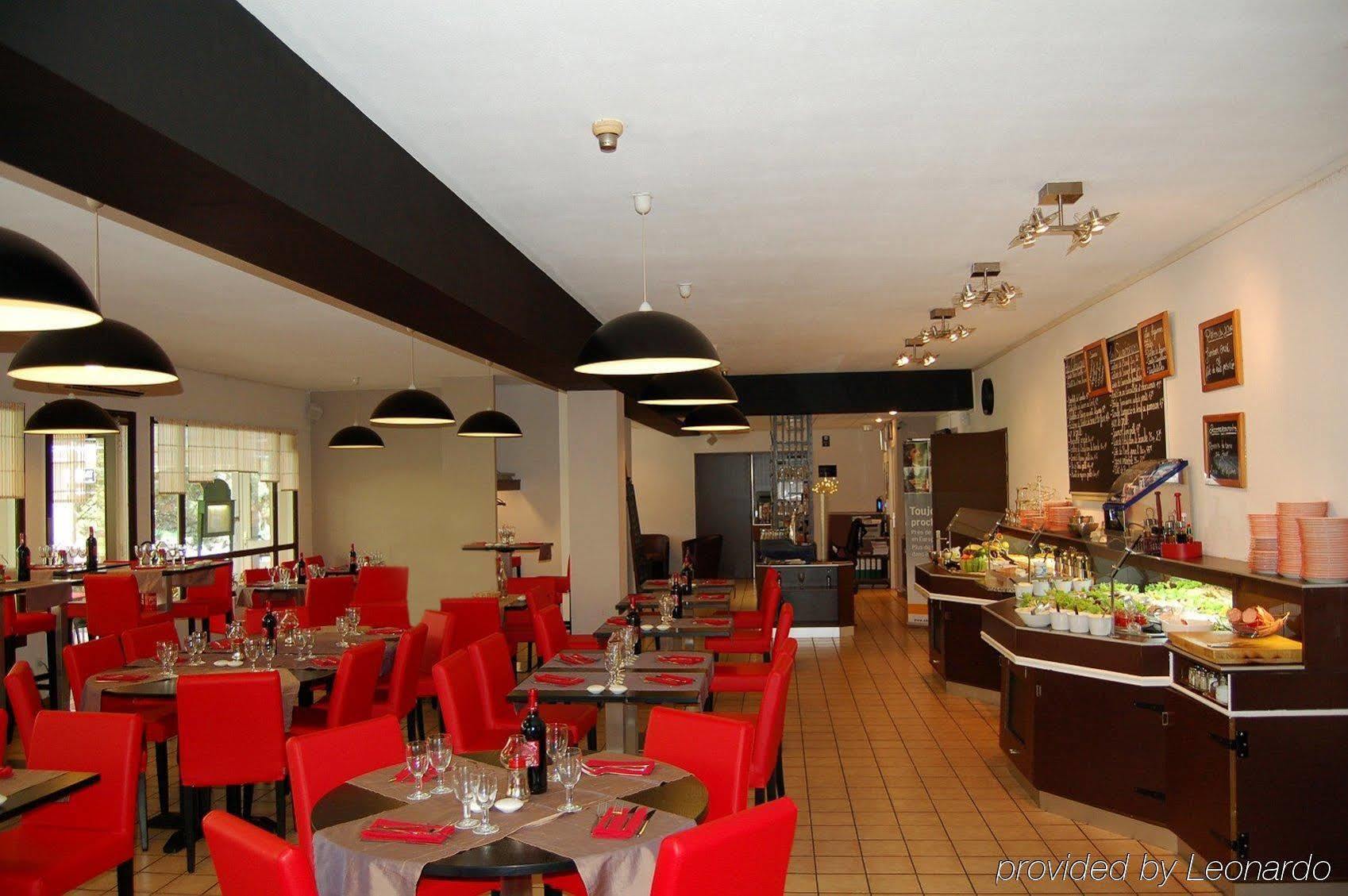 Logis Hotel Lons-Le-Saunier - Restaurant Le Grill Exterior photo