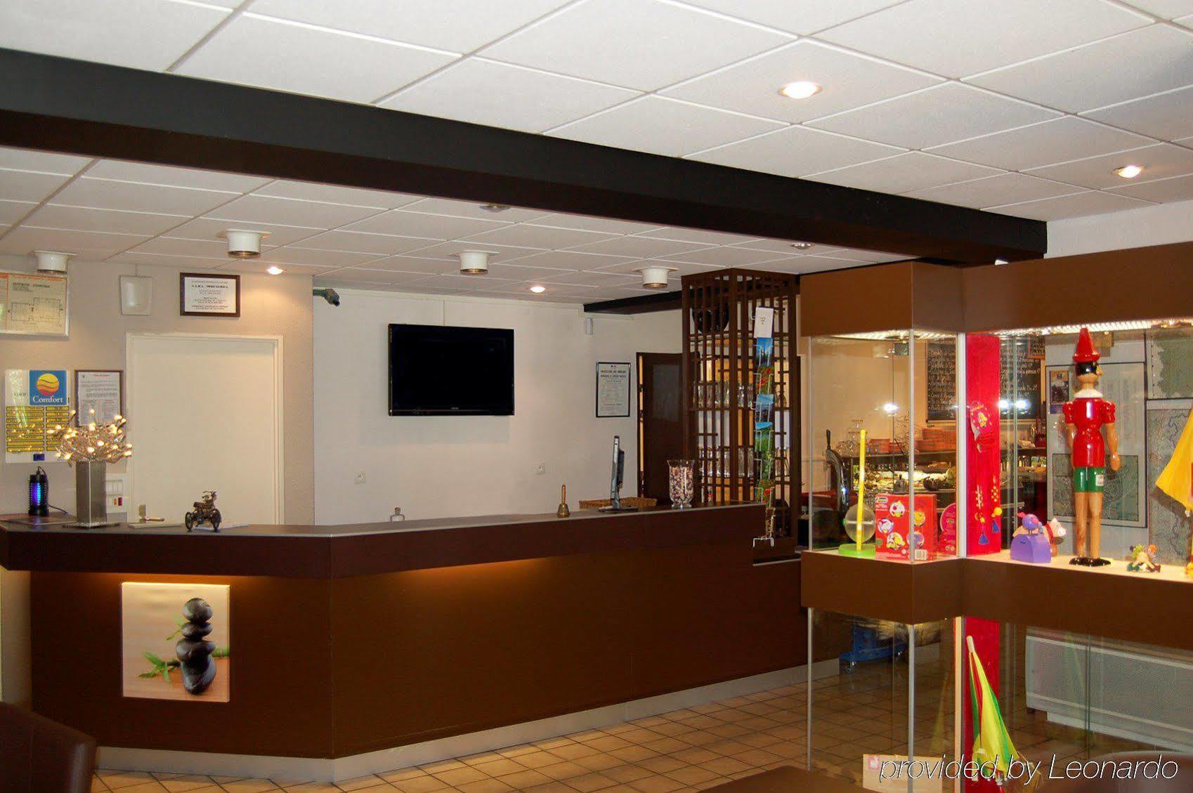 Logis Hotel Lons-Le-Saunier - Restaurant Le Grill Exterior photo